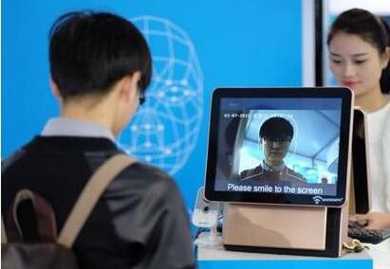在当今数字化时代，企业越来越重视应用软件开发，以提升效率、增强竞争力。那么，如何选择适合自己的应用软件呢？让我们通过几个具体案例来一探究竟。